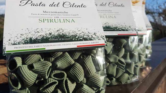 Pasta-alla-spirulina-copertina
