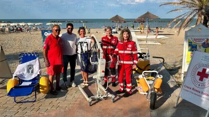 da-sx,-Luciano-Giordani,-volontario-CRI,-Andrea-Sanguigni,-Assessore-politiche-Sociali,-Michela-Bonifazi-AISLA-Marche,-Donatella-Malizia-e-Anna-Giuseppina-Mandolini-della-Croce-Rossa-Italiana-cop